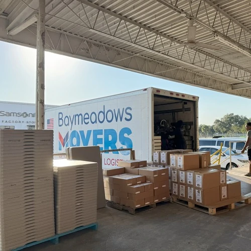 Baymeadows Movers van unloading